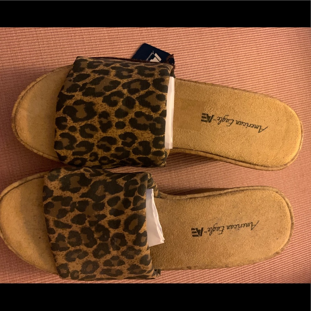 Slides with leopard trim